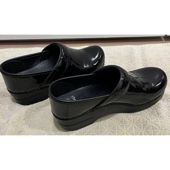 DO NOT BUY POSHMARK WILL NOT LET ME DELETE THIS IS NOY FOR SALE - Picture 4 of 5